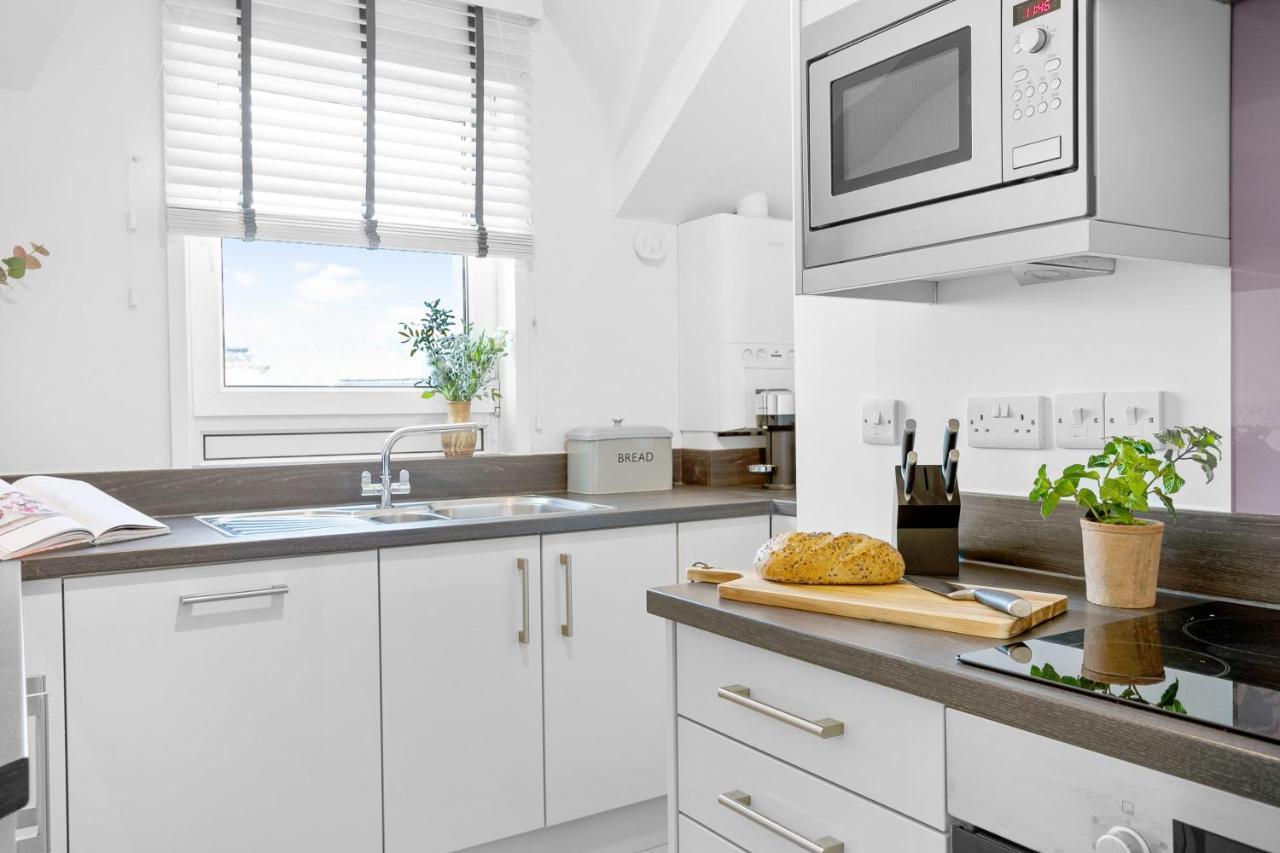 Wellswood Apartment - Sunny Apartment With Stunning Sea Views And Private Balcony Torquay Zewnętrze zdjęcie